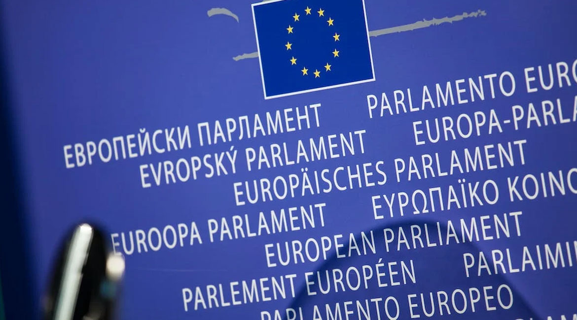 the_fear_of_global_public_debt_a_looming_economic_drisis_in_europe_seref_dogan_erbek_2